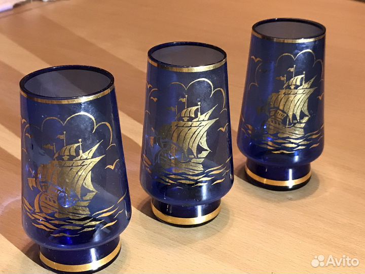 Штофы графины стаканы стопки