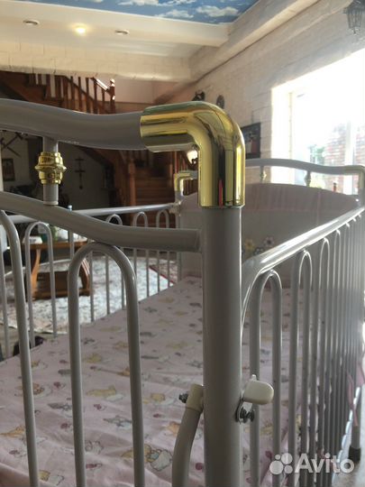 Детская кроватка