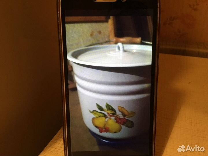 Эмалированное ведро с крышкой