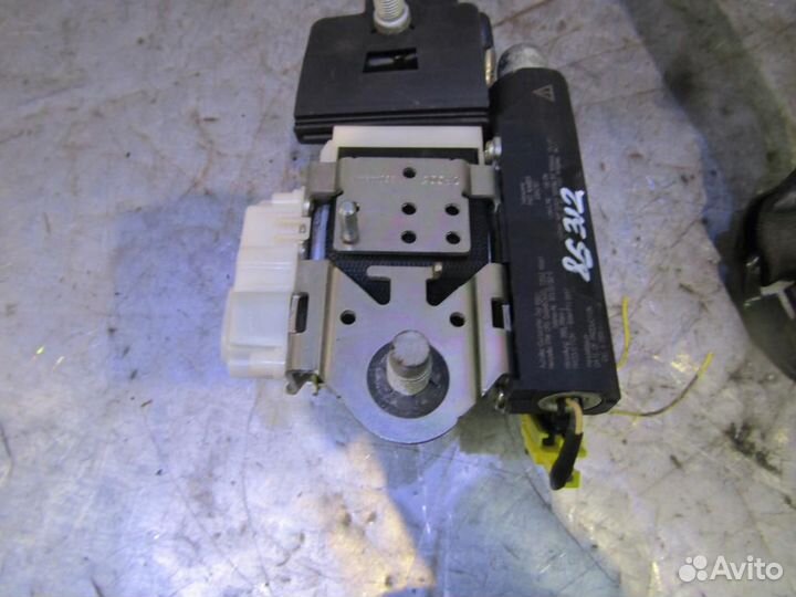 Ремень безопасности с пиропатроном Mercedes Benz