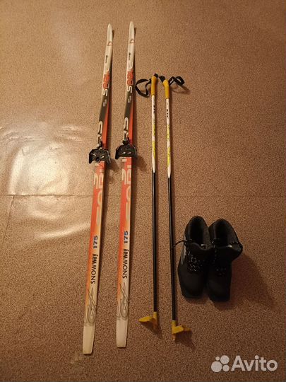 Лыжные ботинки, лыжи, палки