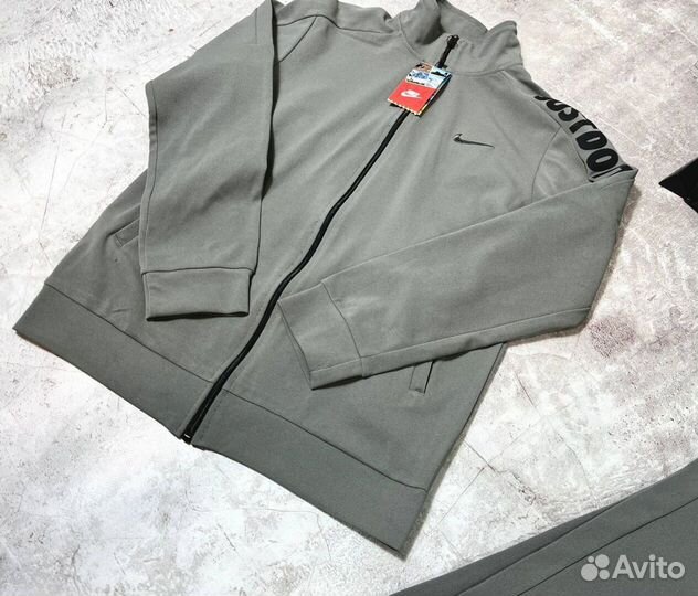 Спортивные костюмы Nike