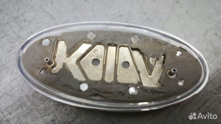 Эмблема задняя Kia Sorento XM 2009- 2014