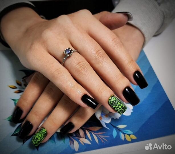 Маникюр с покрытием гель лак. Модель