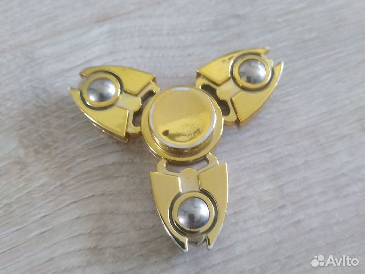 Спиннер пластиковый с позолоченным покрытием