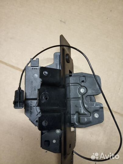 Замок крышки багажника Range Rover L322 2002-12