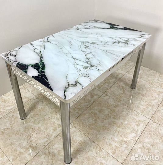 Кухонный стол стеклянный