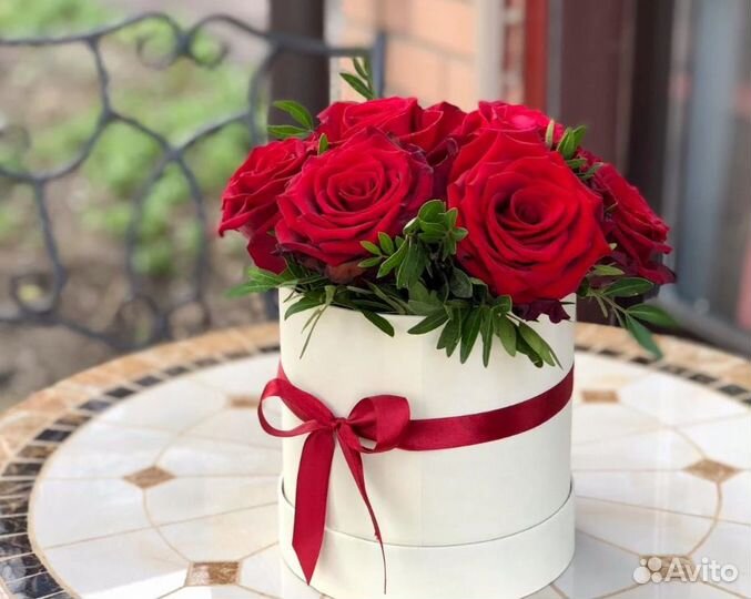 Коробка цветов, 9 роз в коробке, цветы в коробке