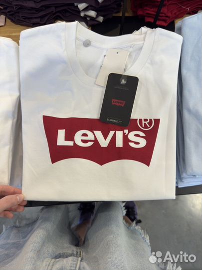 Футболка levis