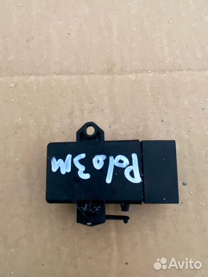 Блок реле подогрева сидений Volkswgagen Polo 5 Sed