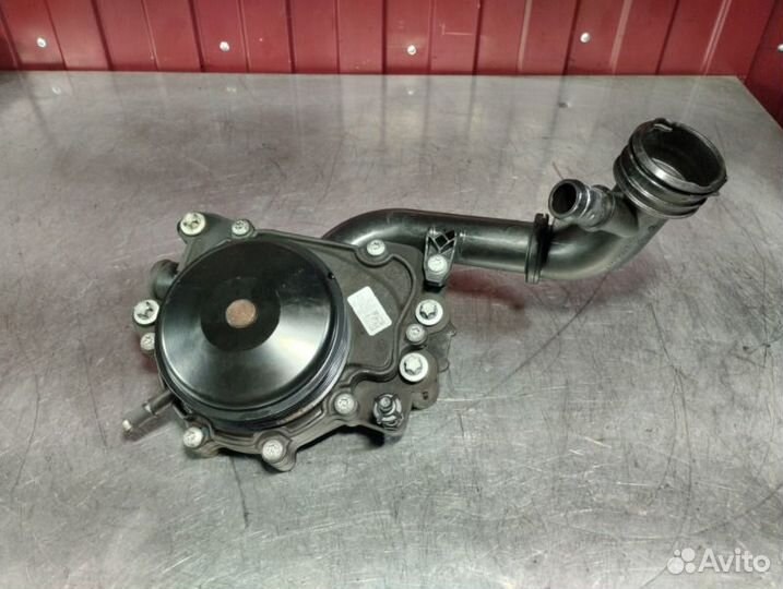 Помпа Mercedes C-Class W204 OM651 2.2 CDI 2009