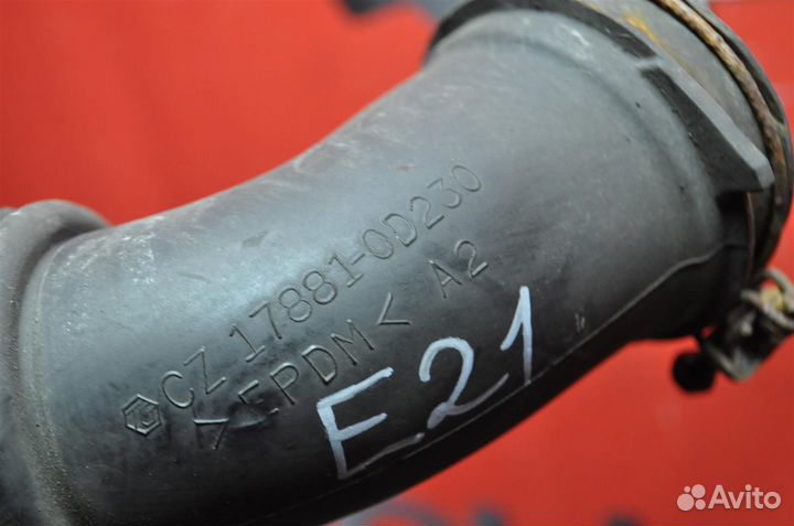 Патрубок воздушного фильтра toyota auris ZRE151