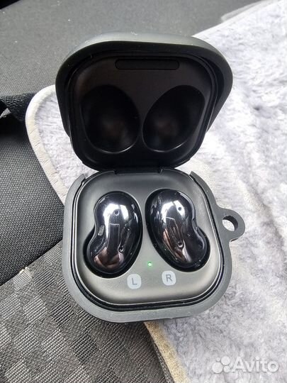 Samsung galaxy buds live