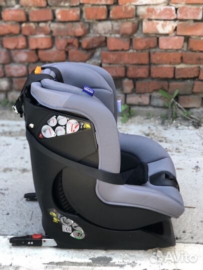 Автомобильное кресло chicco