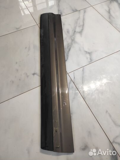 Porsche Cayenne 10- Накладка двери передней правой