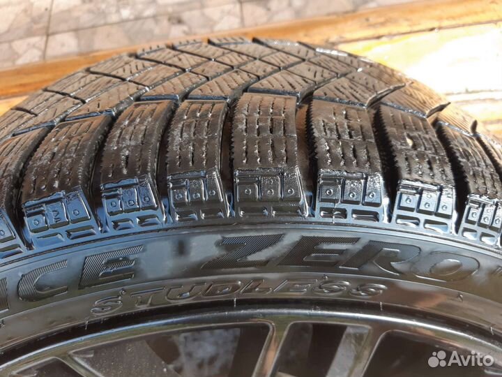 Pirelli Ice Zero 225/45 R18