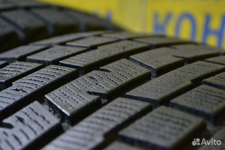 Yokohama Ice Guard IG30 215/50 R17