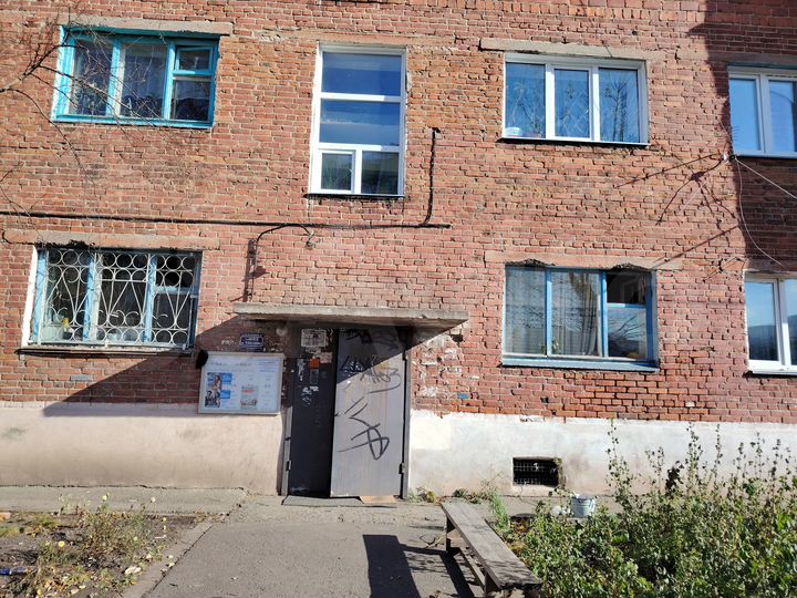 Комната 17 м² в 4-к., 3/3 эт.