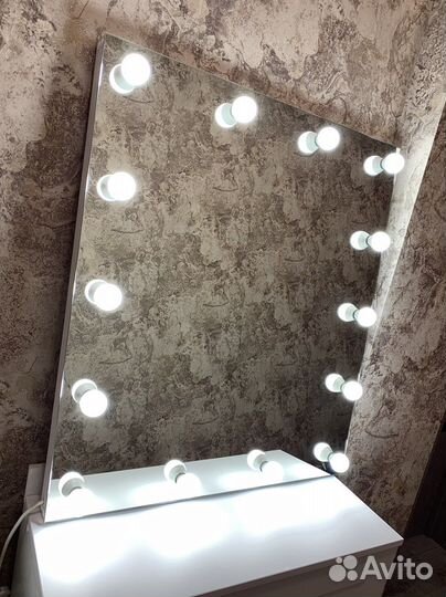 Зеркало с лампочками 75х85