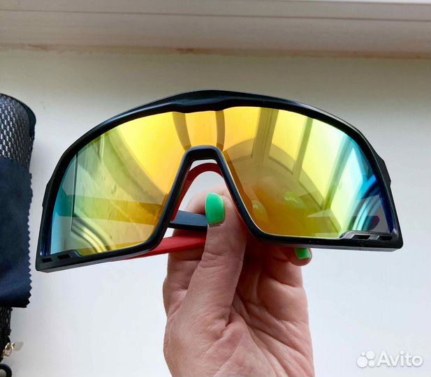 Спортивные солнцезащитные очки чëрные