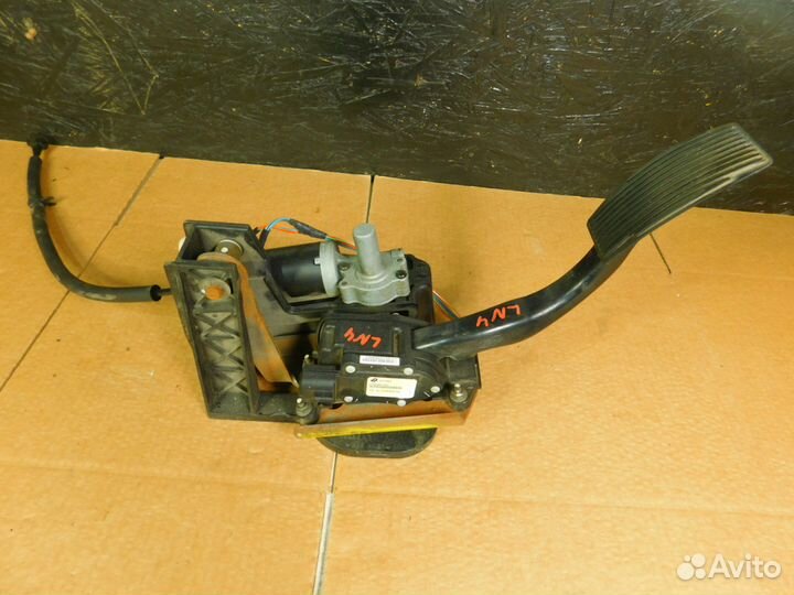 Педаль газа на Lincoln Navigator 2 04-06гг