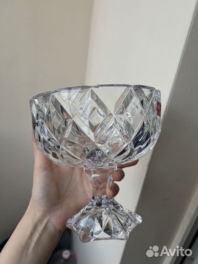 Ваза для конфет на ножке