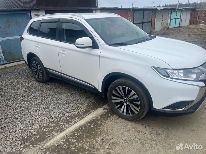 Mitsubishi Outlander 2.0 CVT, 2021, 54 000 км