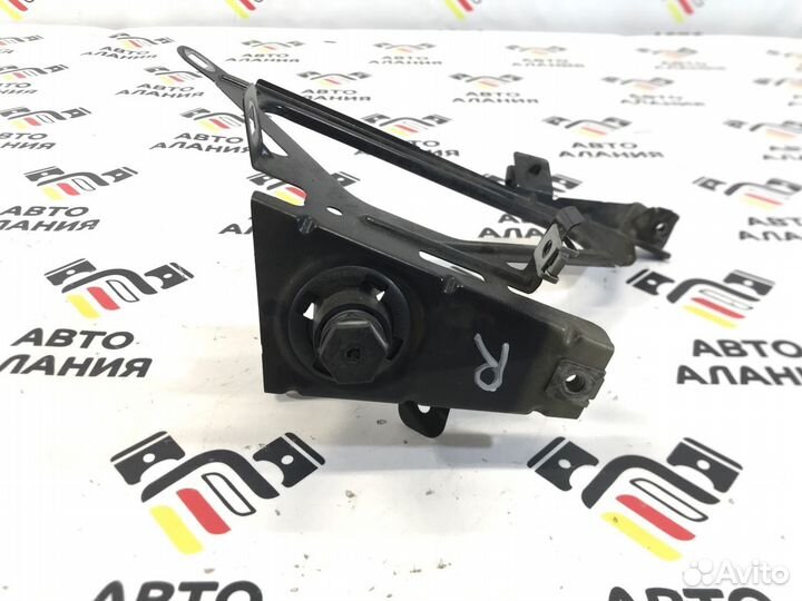 Кронштейн крыла Bmw 7 F04 N63B44 2010