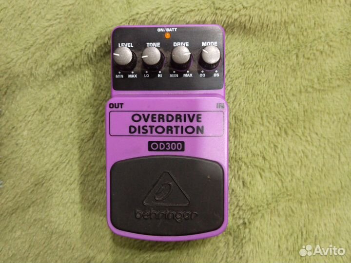 Гитарная педаль Behringer