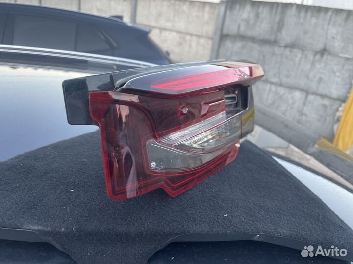 Фонарь крышки багажника правый Mazda CX9 USA