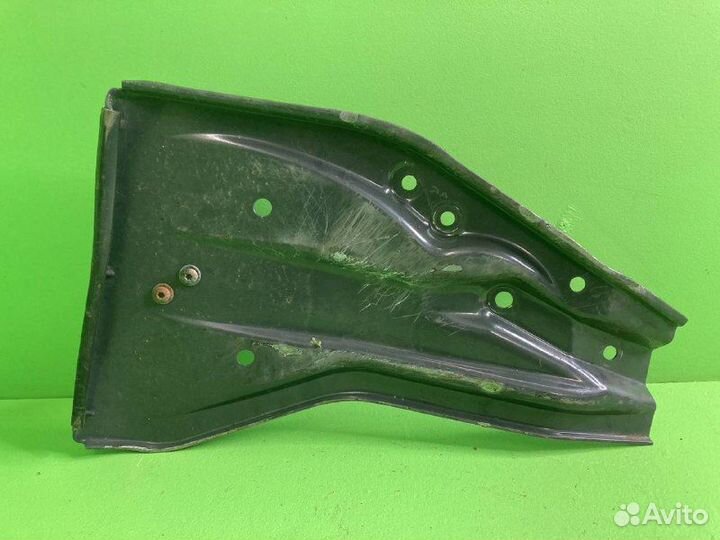 Кронштейн крепления крыла scania P340