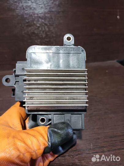 Блок управления вентилятором Toyota Highlander