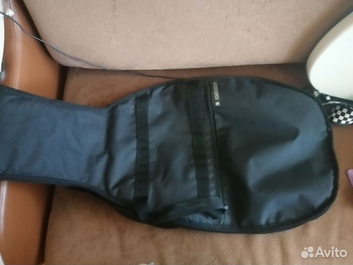 Электрогитара и комбиком