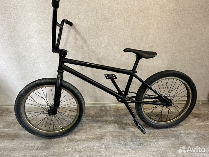 Трюковой велосипед BMX