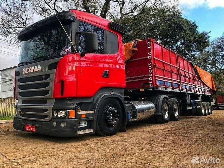 Водитель самосвала на асфальт