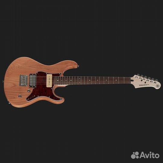 Электрогитара Yamaha + Аксессуары