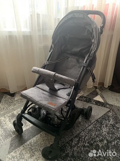 Коляска прогулочная