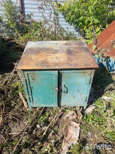 Шкаф металлический для инструментов