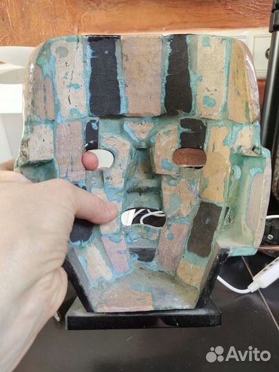 Маска из камня