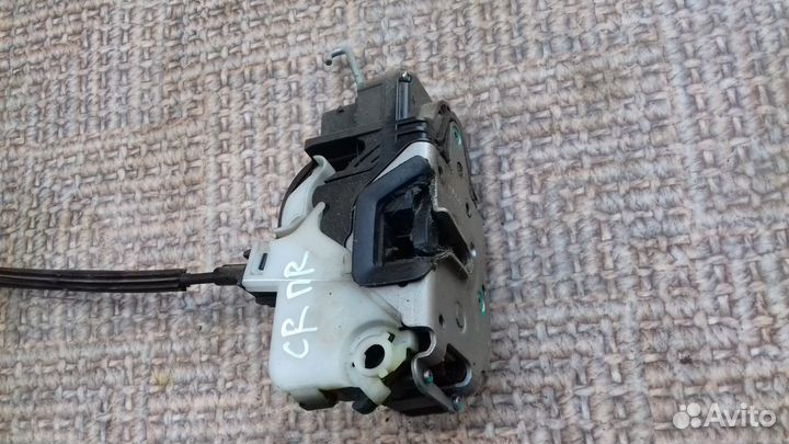 Замок двери разные Шевроле Круз 2011г