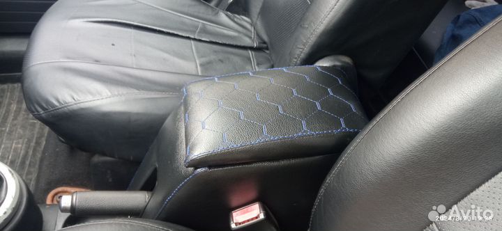 Подлокотник универсальный