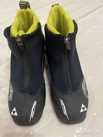 Лыжные ботинки Fischer р. 35 для беговых лыж