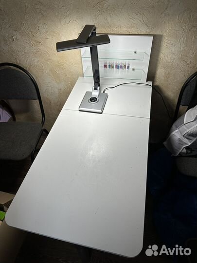 Маникюрный стол