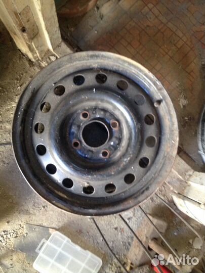 Штампованные диски для volvo v40