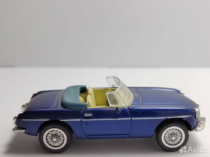 MGB cabriolet (NEW RAY) 1/43