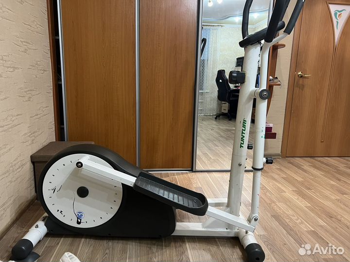 Эллиптический тренажер Tunturi