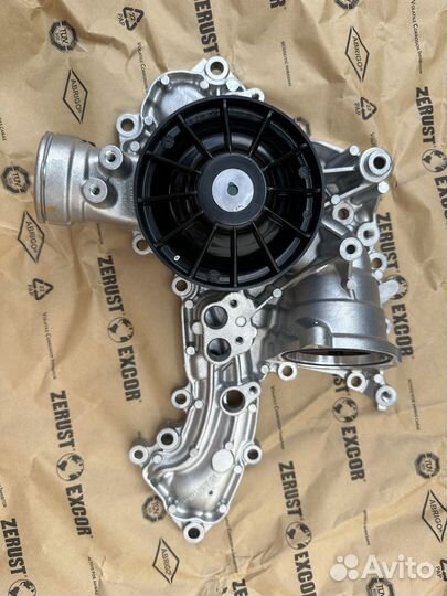 Помпа охлаждения двигателя A1572000201
