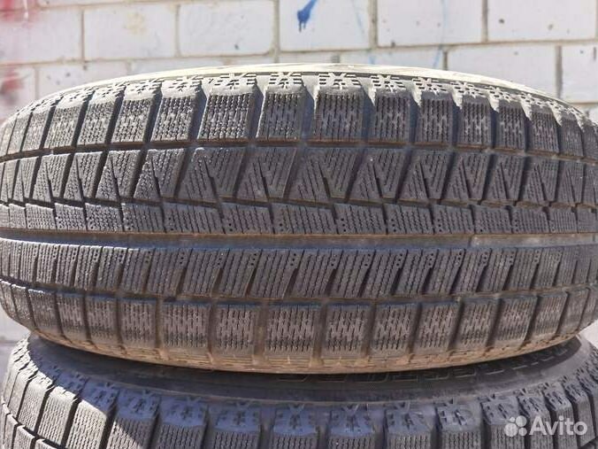Bridgestone Blizzak Revo GZ 215/60 R17 96Q