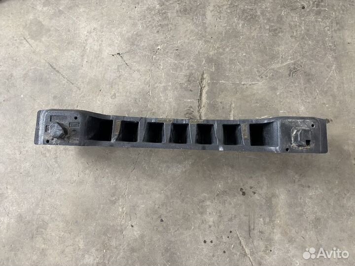 Наполнитель заднего бампера Skoda Fabia (5J) II ре