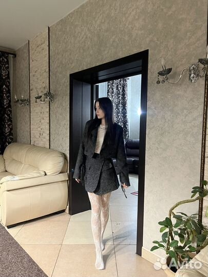 Костюм женский с юбкой твидовый